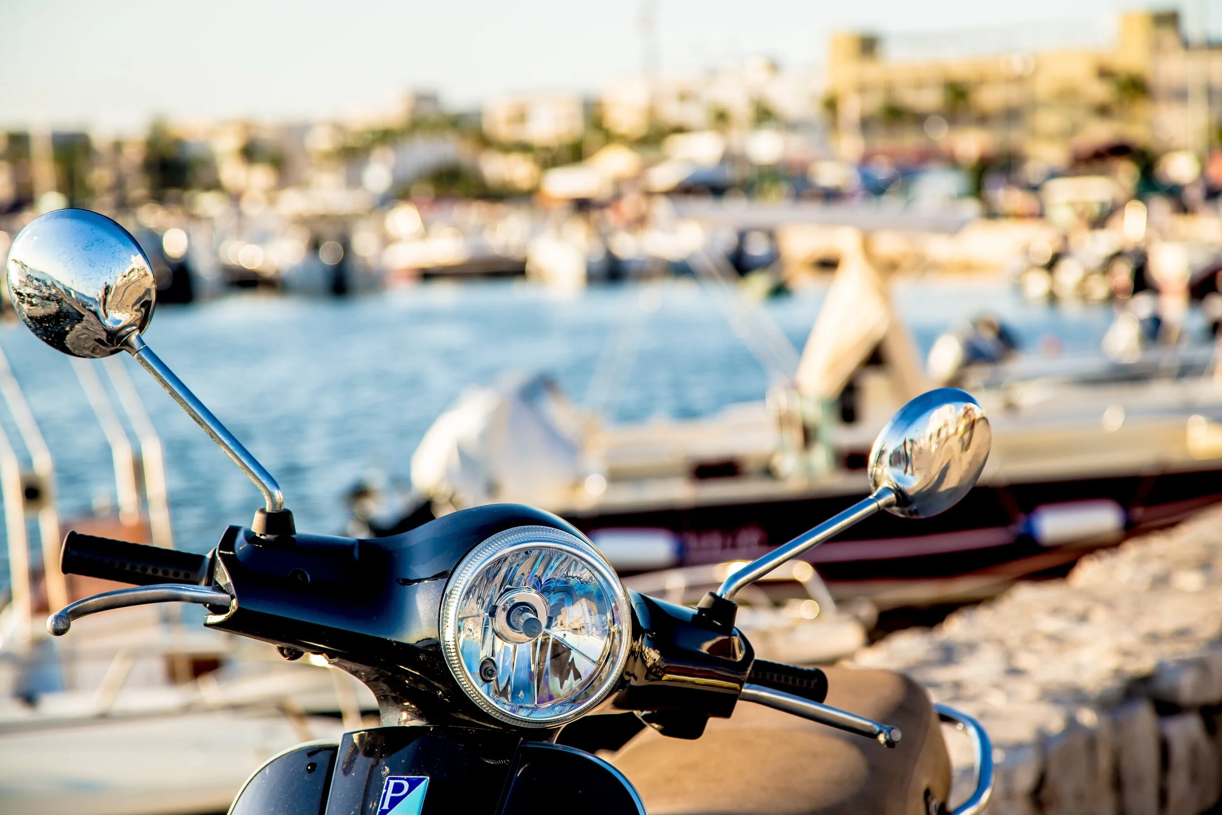 photo-of-black-motorcycle-949588.jpg