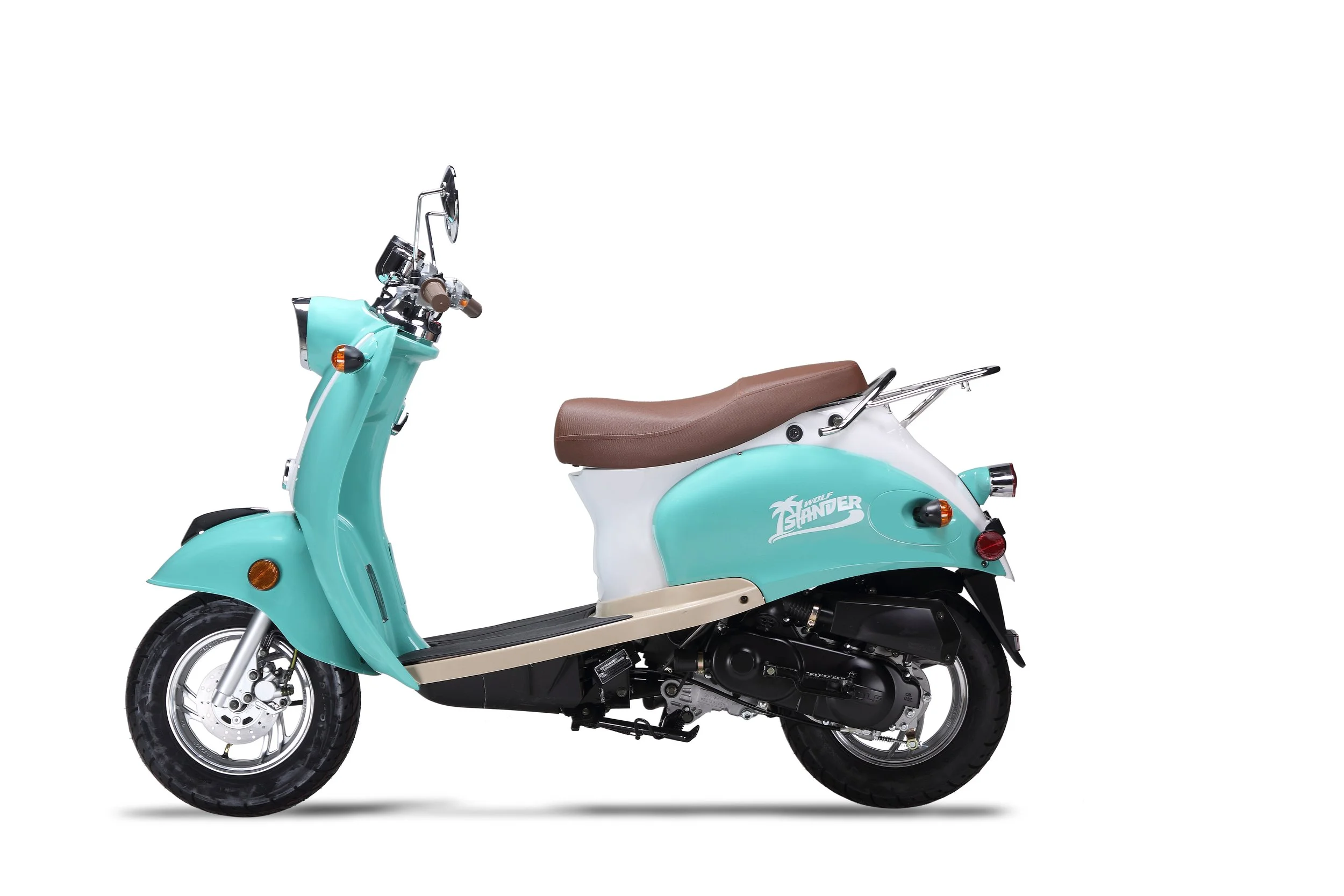 2026 Wolf Islander 50 scooter — front view 3